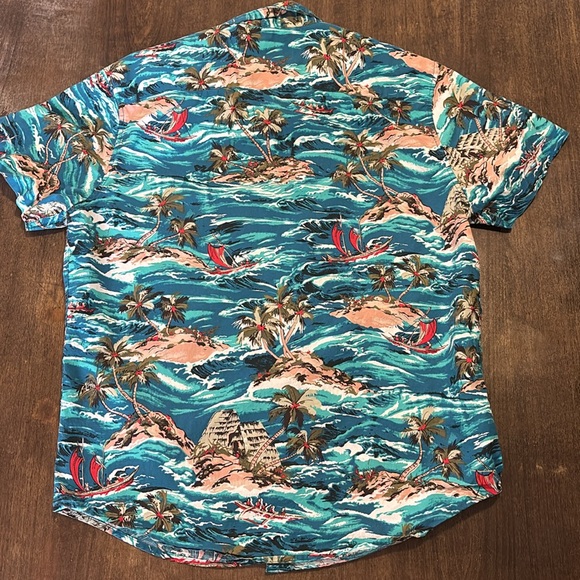 Medium Button Down Shirt from Arizona Jean Co - Picture 3 of 3